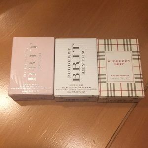 Women’s Burberry perfume. (3) 5ml bottles.